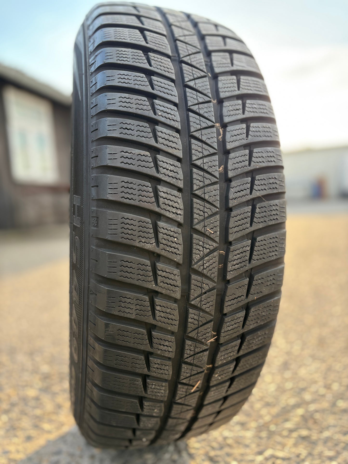 4x
R³ Wheels R3H01 black in 18 Zoll inkl. Winterreifen