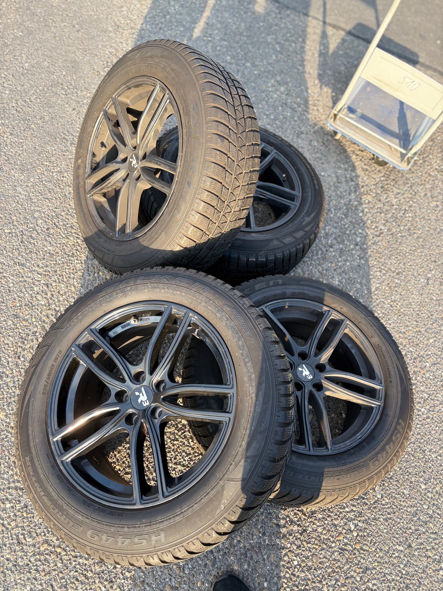 4x
R³ Wheels R3H01 black in 18 Zoll inkl. Winterreifen