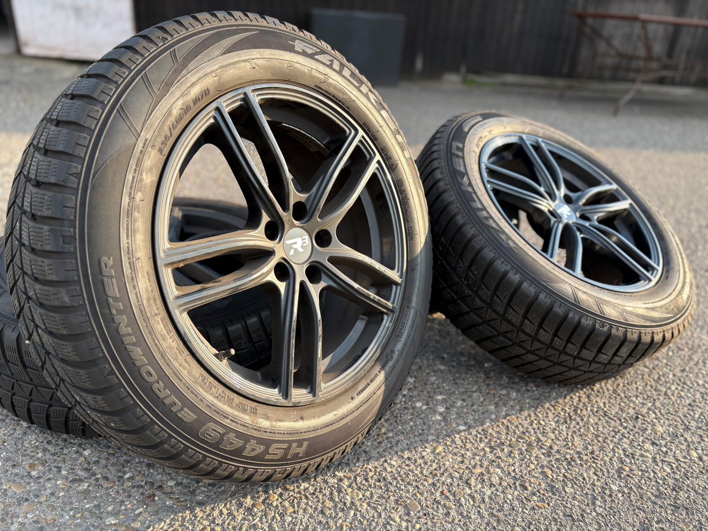 4x
R³ Wheels R3H01 black in 18 Zoll inkl. Winterreifen