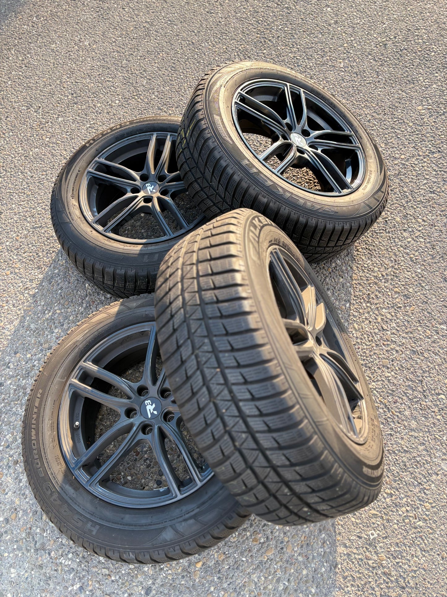 4x
R³ Wheels R3H01 black in 18 Zoll inkl. Winterreifen